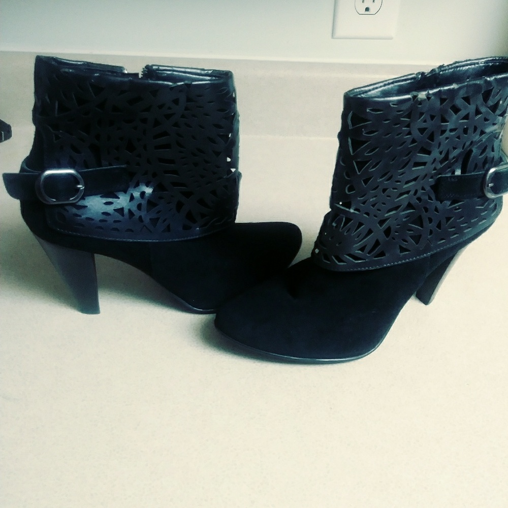 Black dress boots